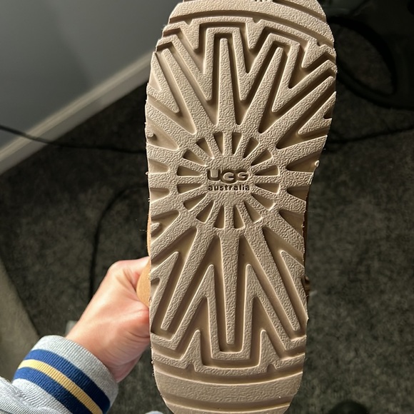 Bailey bow UGGS - Picture 3 of 3